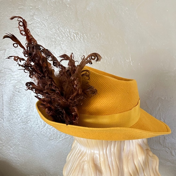 MOD 1960s\' YELLOW FLEXIBLE FELT FEDORA + TOPSTITCHING & BROWN CURLY FEATHERS main image 6